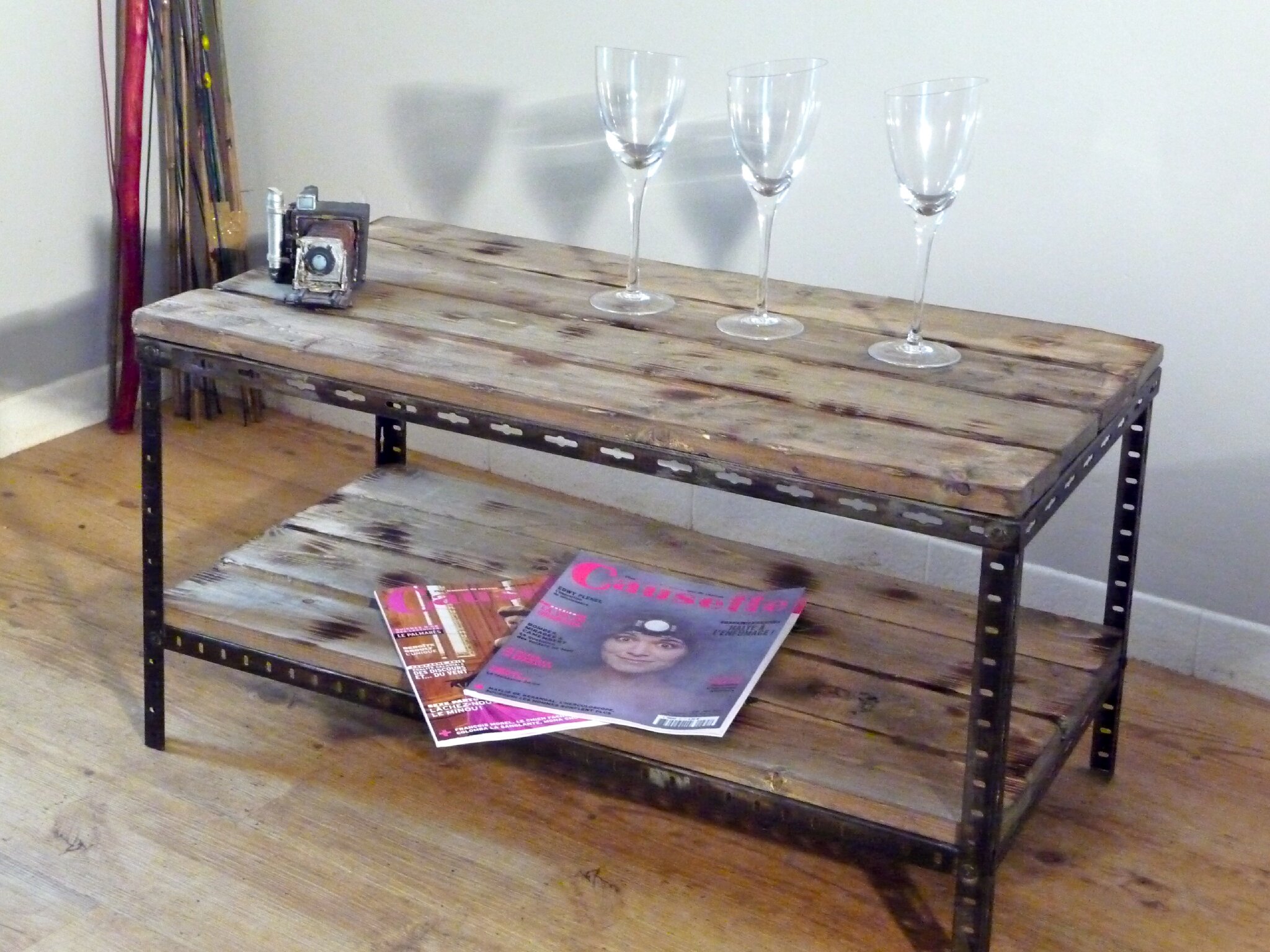 Une table basse ou de chevet industrielle indus home factory