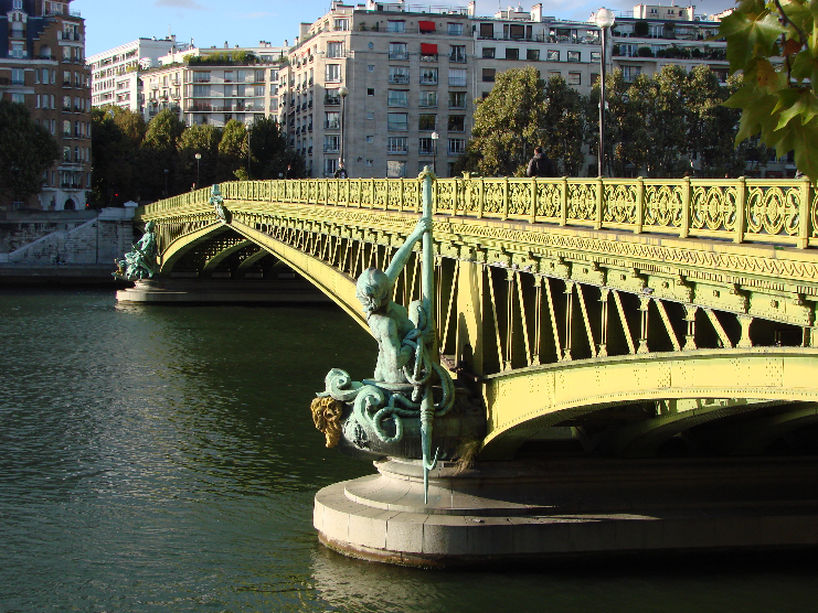 Le Pont Mirabeau  Léo Ferré (1953), Sous le ciel de Paris  Edith Piaf