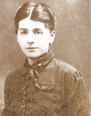 Julie_Wohryzek___portrait