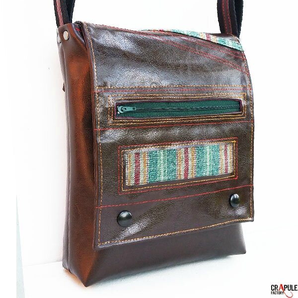 Sac besace de créateur pour homme original décalé marron poche avant zippée bande lainage vert rayures vintage COLLECTION :