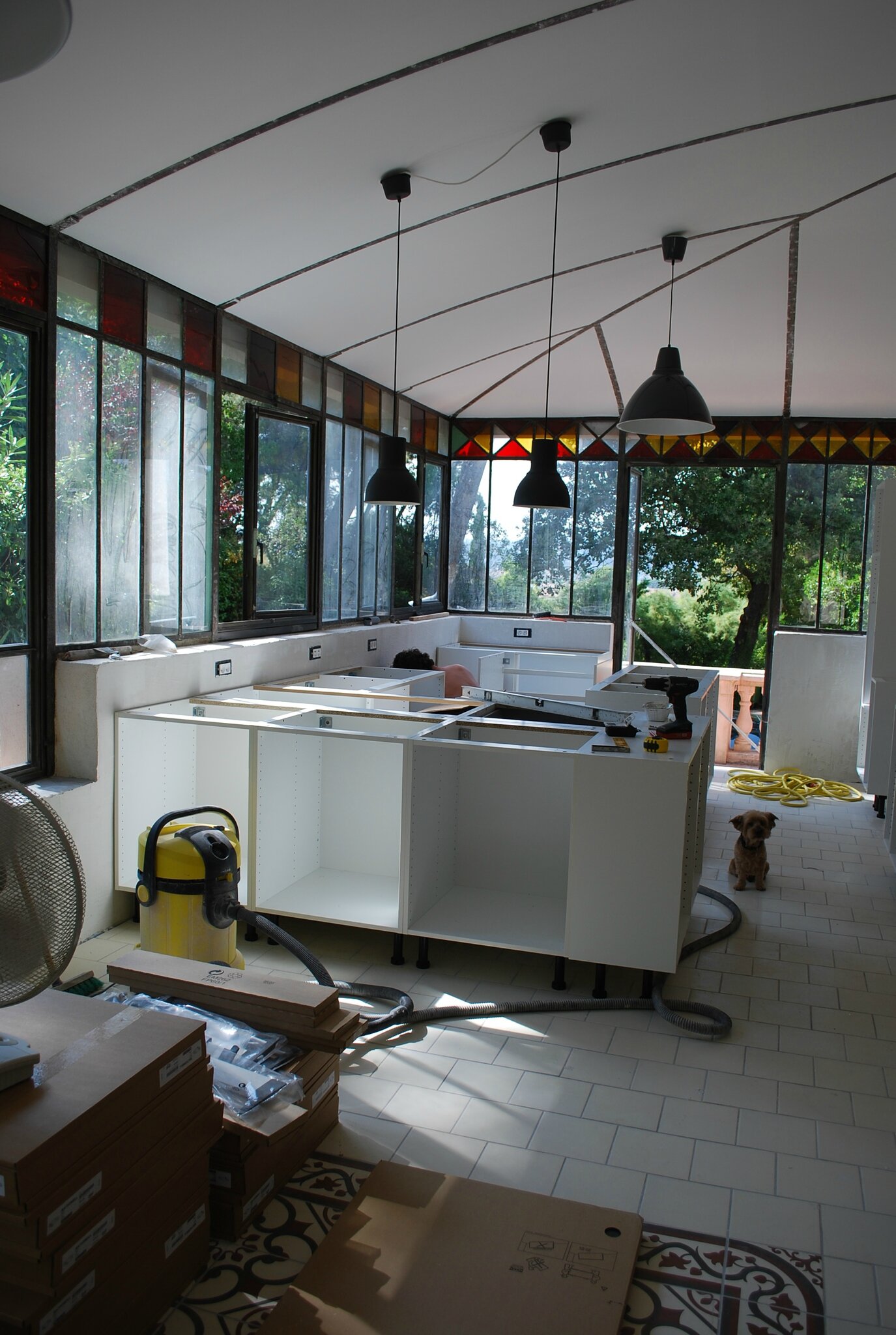 Une cuisine dans la veranda, marju & la bastide