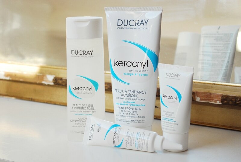 Les masques nettoyant pour la personne rétrécissent les époques