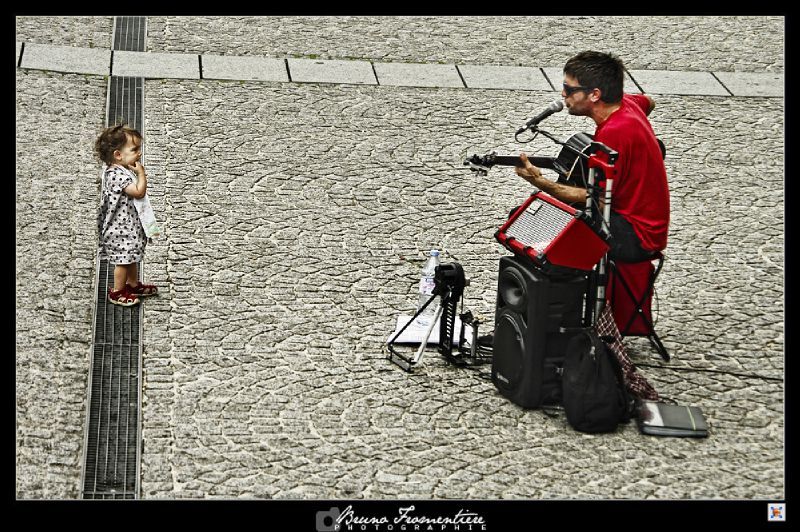 Guitar player Beaubourg 3