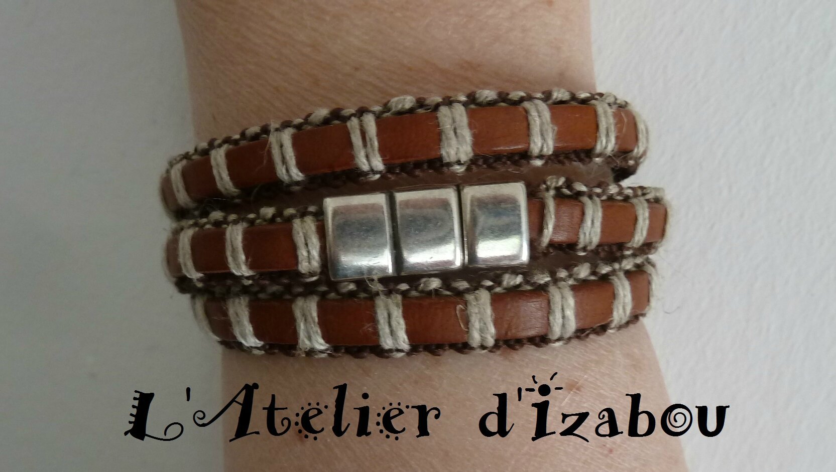 P1160878 Bracelet mixte homme,femme triple tour de poignet et fermoir aimanté