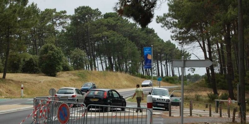 la-plage-du-petit-nice-est-restee-fermee-ce-dimanche-jusqu-a-16-heures