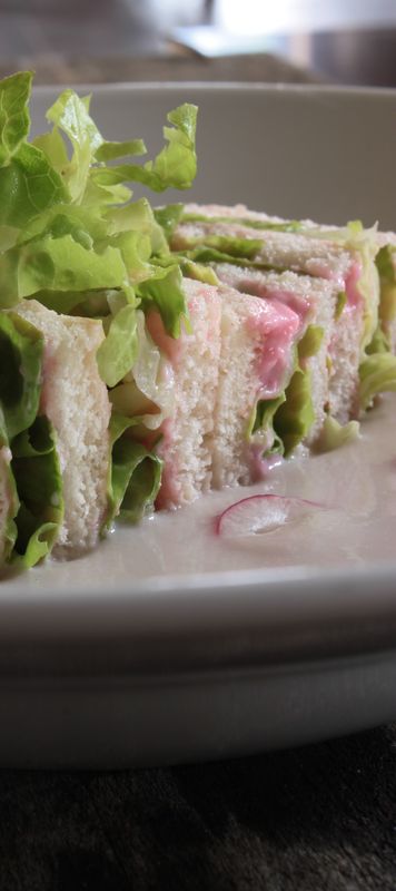 Soupe froide sandwich au tarama