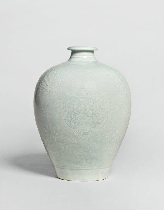 A rare 'Qingbai' 'Medallion' vase, Southern Song dynasty