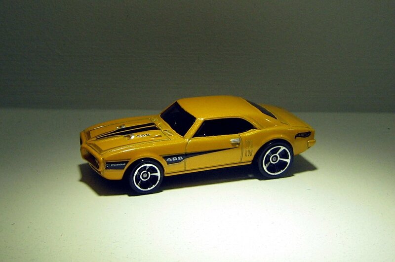 Pontiac firebird 400 de 1967 (Hotwheels 2012)