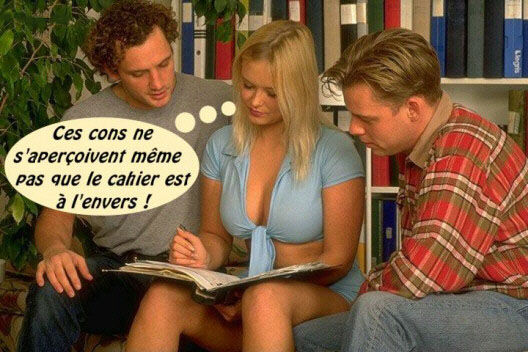 Les concombres pour le blanchiment de la personne