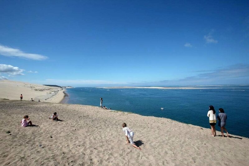 la-plage-du-petit-nice-au-loin-vue-depuis-la-dune-du-pyla-le-9-aout-2010