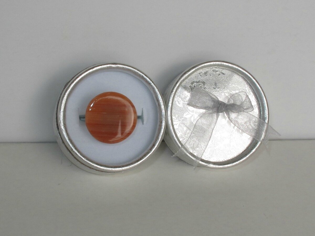 bague ronde transparente beige