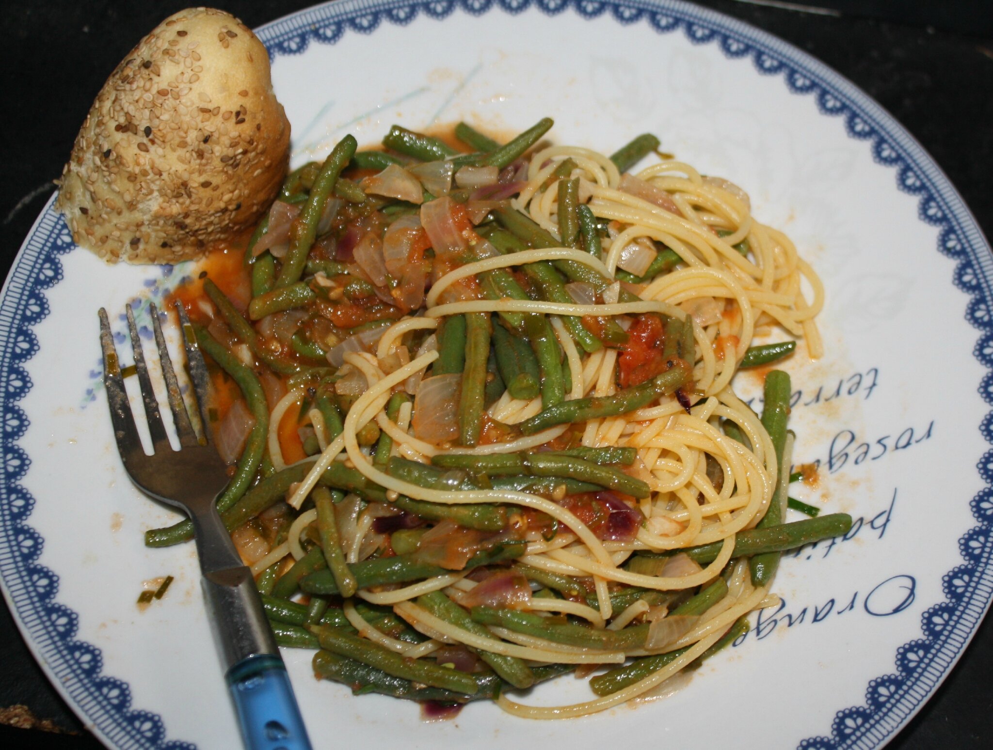 Haricots verts frais et sa sauce tomate Mimi Végétale