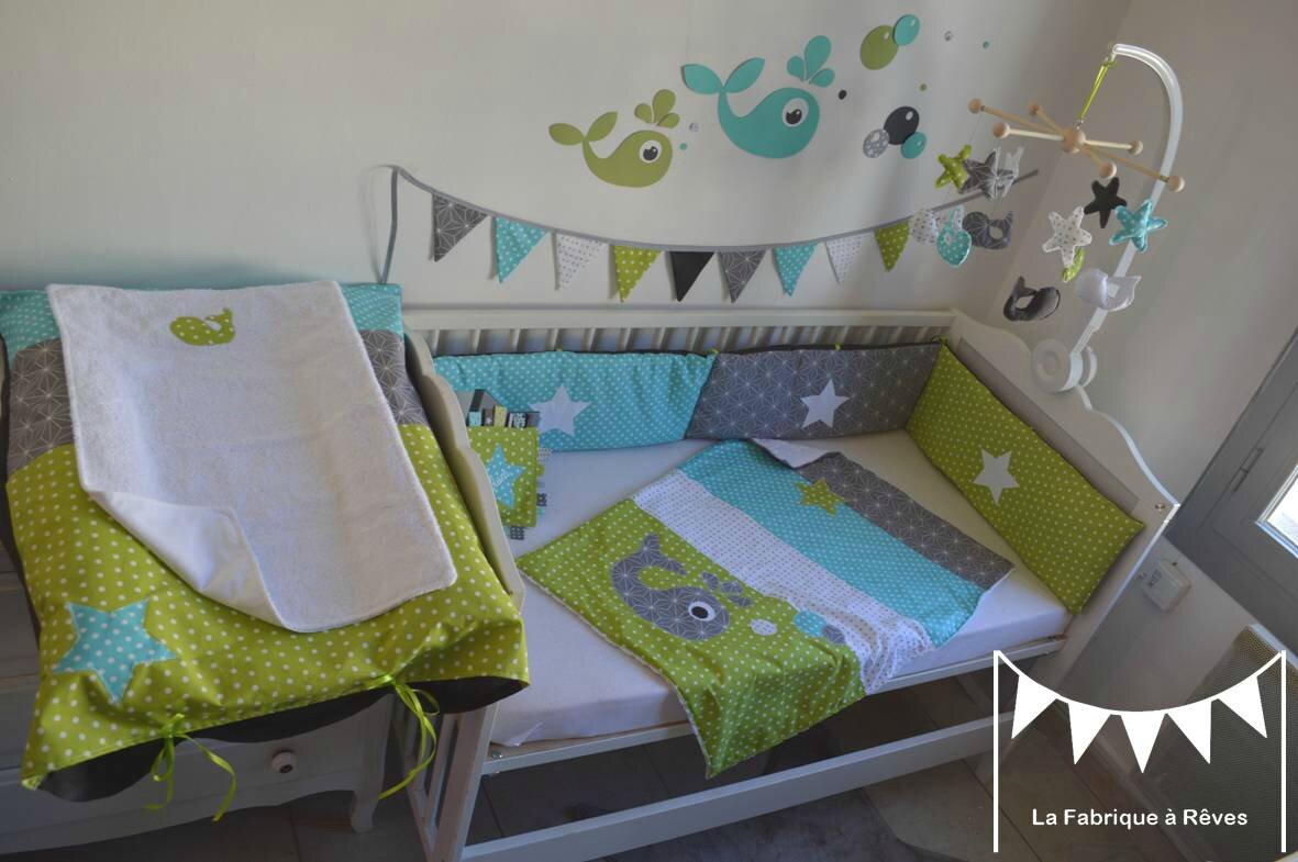 Décoration chambre enfant bébé baleine anis turquoise gris blanc ...