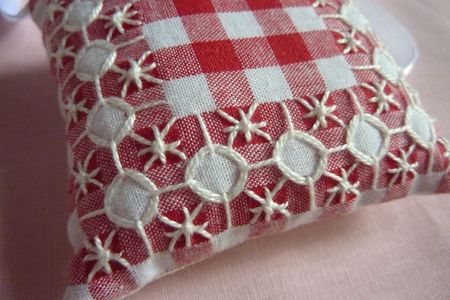 Broderie Suisse Grilles Gratuites Brigitte Rainglet broderie suisse 1 les broderies de Broderie Suisse Grilles Gratuites Brigitte Rainglet broderie suisse 1 les broderies de