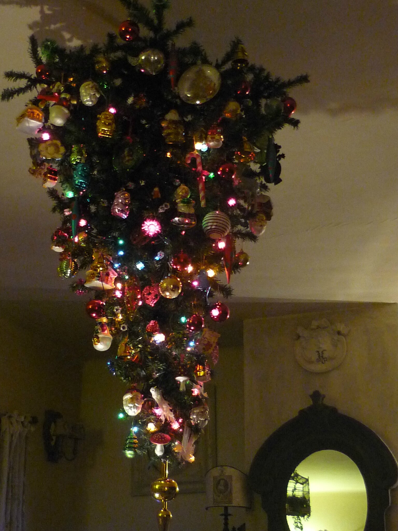 Sapin De Noel à L Envers comme d'hab, mon sapin à l'envers ;-) - D'un autre temps