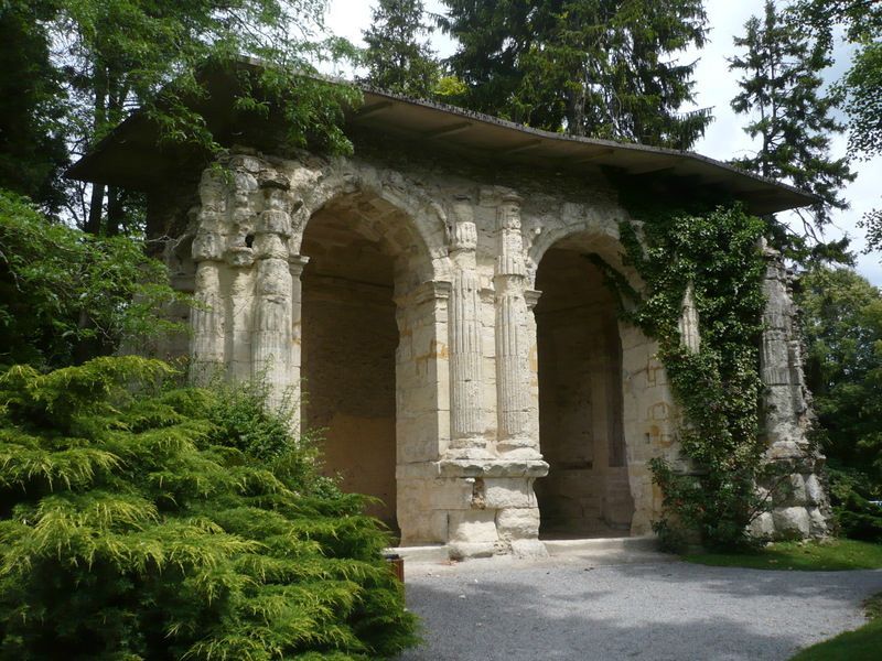 rencontrer n dans les ruines de son chateau