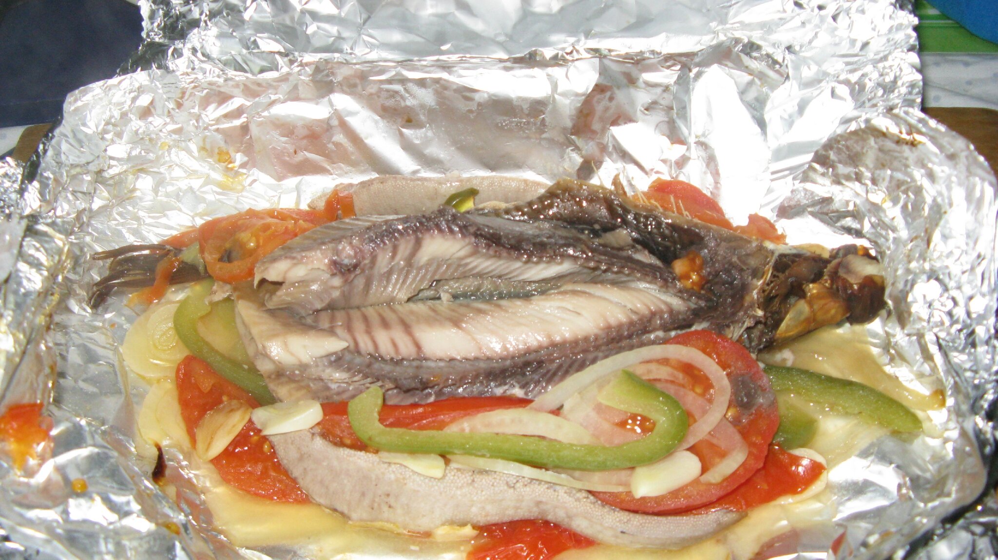 Recette Hareng Frais Entier En Papillote Papillote de bouffi aux légumes - ( hareng fumé ) - Les marmites de Marphyl