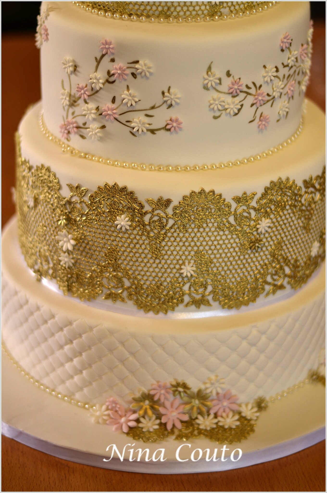gateau mariage blanc doré nina couto 2