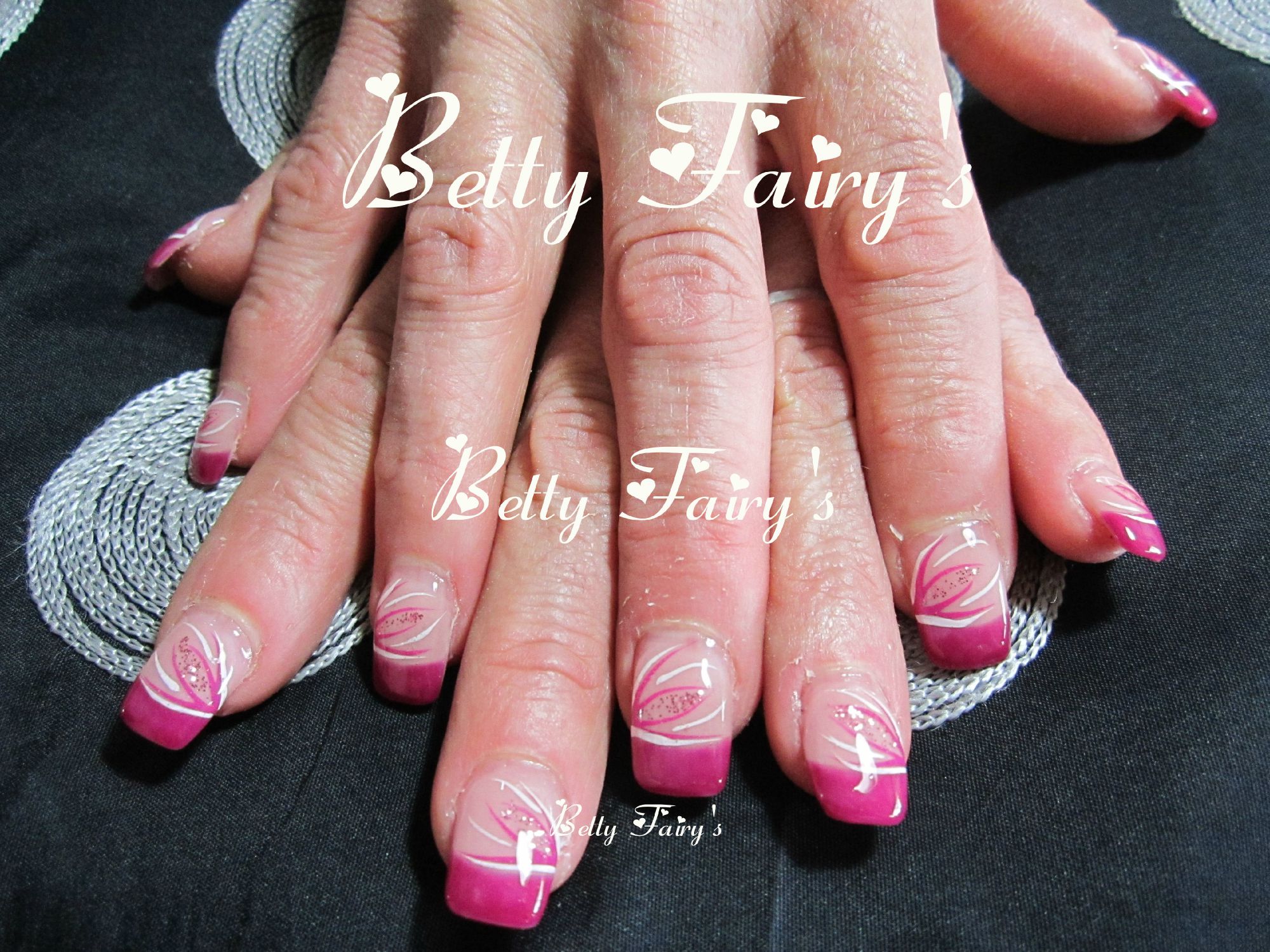 french thermo,gel rose,lilas, gel mask, décos framboise et blanc, paillette rose.