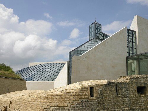 3055mudam_exter