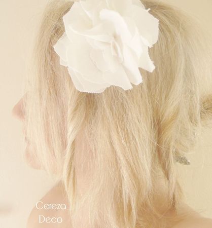 Je veux des fleurs pour les bijoux de cheveux !