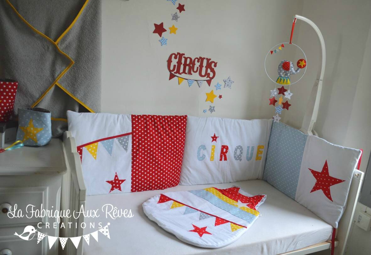 Linge lit textile bébé et décoration chambre enfant cirque circus ...
