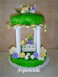 kiosque romantique Printemps et décor bucolique 80970567_p