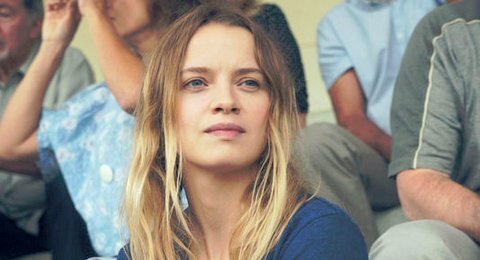 43347Suzanne_49_6_9f76_sara_forestier_dans_le_film_francais_de_katell_b88b2c6a51aa38937020eeaa66f8dc87