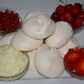 meringues à déguster avec des fruits de saison ....